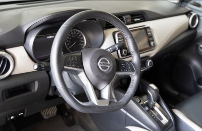 2022 Nissan VERSA 4 PTS PLATINUM CVT AAC AUT VE PIEL GPS F LED RA-17